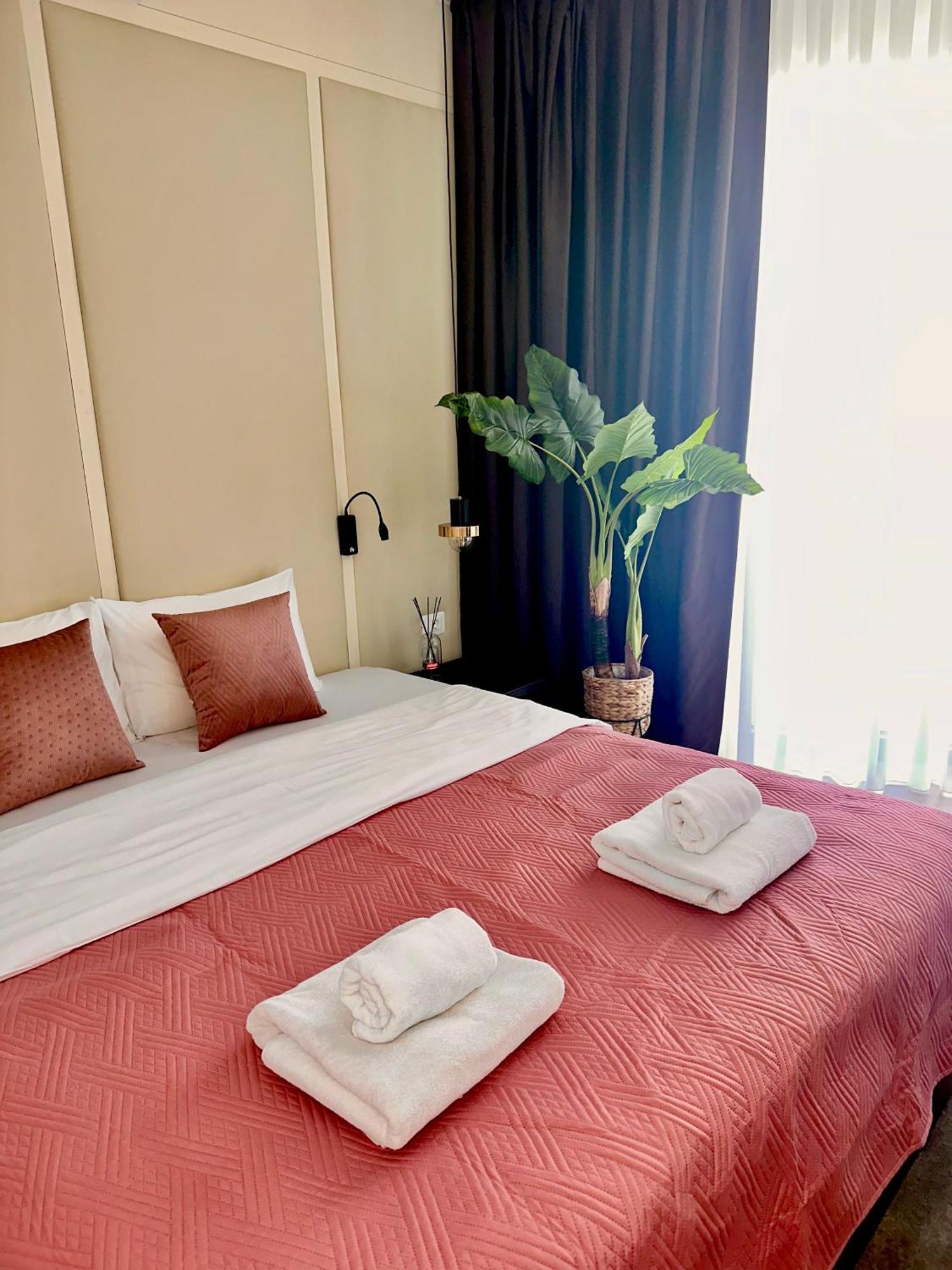 Green Stone Apartments Hotel Rafailovići Zewnętrze zdjęcie